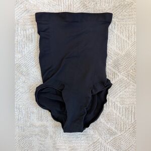 Skims Seamless Sculpt High Waisted Shapewear Briefs Black size Large